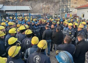 500 madenci, özelleştirmeye karşı kendilerini yer altına kapattı