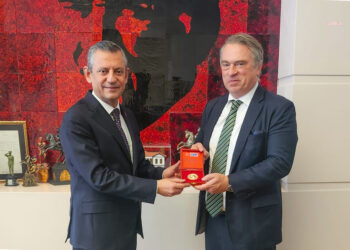Özgür Özel, Büyükelçi Ossowski ile görüştü