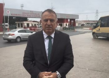 Gökan Zeybek, Ahmet Özer’i ziyaret etti