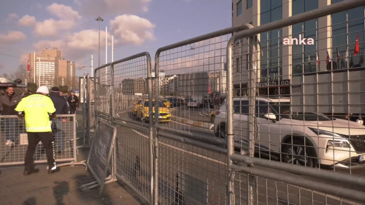 İstanbul’da yılbaşı önlemleri kapsamında bazı yollar ulaşıma kapatıldı