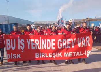 Metal işçileri bir fabrikada daha grev başladı