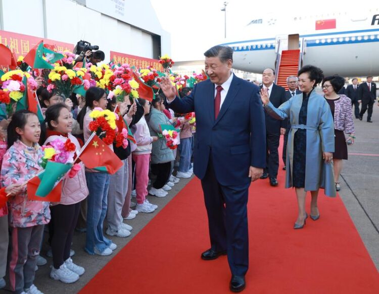 Xi, anavatana dönüşünün 25. yıl dönümü kapsamında Makao’yu ziyaret etti