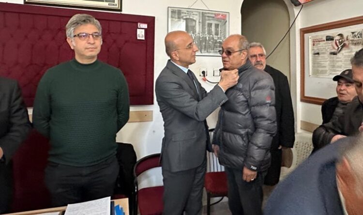 İYİ Partili meclis üyeleri istifa edip CHP’ye geçti