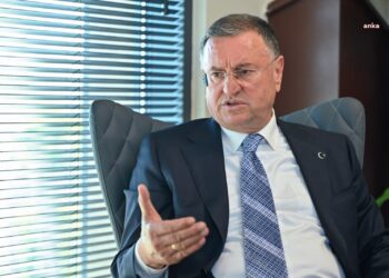 Lütfü Savaş, CHP’den ihraç edildi