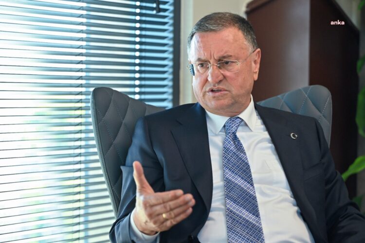 Lütfü Savaş, CHP’den ihraç edildi