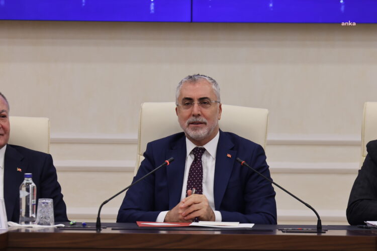 Asgari ücrette teklifler dördüncü toplantıya kaldı