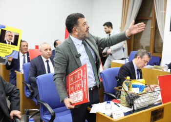 Ağbaba: “Emekli maaşını ödemek bir lütufmuş gibi gösteriliyor”