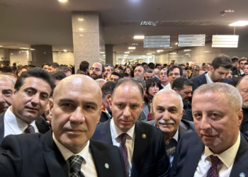 İYİ Parti, İmamoğlu’na destek için Çağlayan Adliyesi’nde