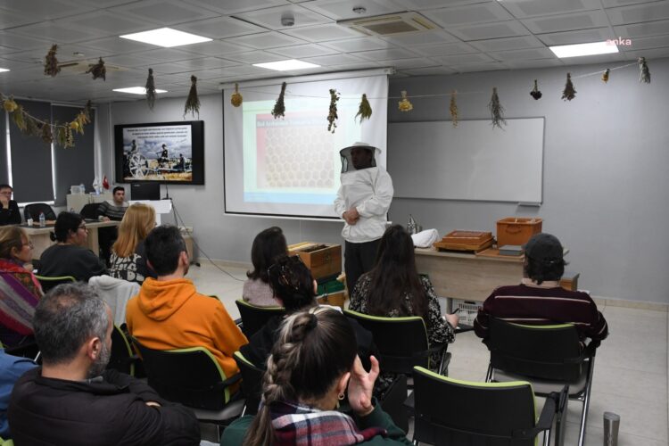 Balıkesir Büyükşehir Belediyesi’nin arıcılık kursuna yoğun ilgi