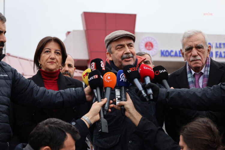 DEM İmralı heyeti Figen Yüksekdağ ve Semra Güzel’i ziyaret etti…