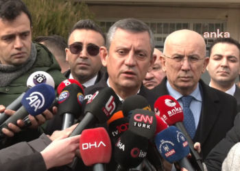 Özgür Özel: “Sayın Ağar’ın bildiği her şeyi anlatması tarihi bir sorumluluk”