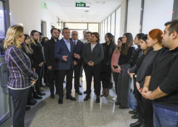 Özgür Özel’den Beşiktaş Belediyesi personeline moral ziyareti