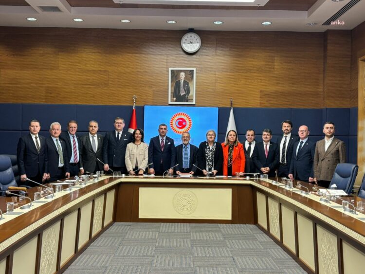 CHP’li heyet, Prof. Dr. Görür’den görüş aldı…