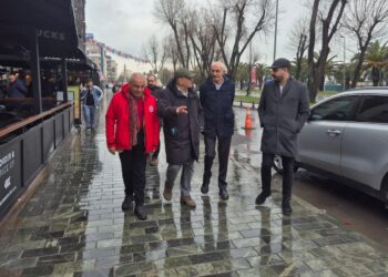 CHP Milletvekillerinden gözaltına alınan Birgün yöneticilerine destek