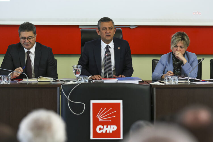CHP’de önseçim için kritik karar: MYK’ye yetki verildi