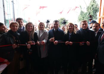 İmamoğlu ve Ovalıoğlu etüt merkezinin açılışını yaptı