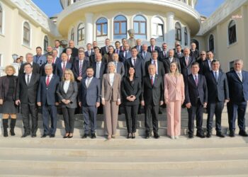 CHP’li il belediye başkanlarından İmamoğlu’na “adaylık” çağrısı