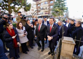 Yavaş ve İmamoğlu’ndan Özdağ’ın annesine ziyaret…