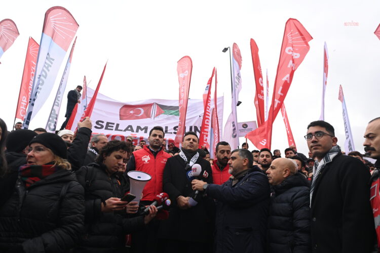 Özgür Çelik: “Filistin davasını araç olarak kullanan Erdoğan neden suskundur”