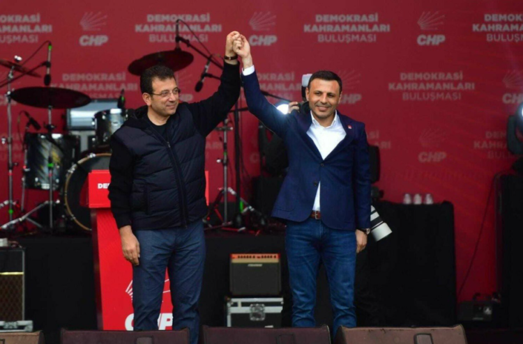 Özgür Çelik: “İmamoğlu’nun yolu açık olsun”