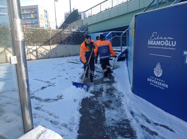 İstanbul’da kar kalınlığı 40 cm’ye ulaştı