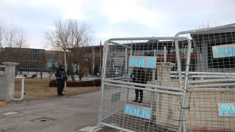 Van Büyükşehir Belediyesi’ne kayyım atandı