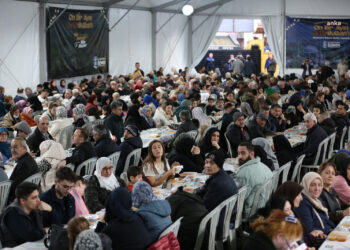 Eyüpsultan Belediyesi, her gün bin kişiyi iftar sofrasında buluşturuyor