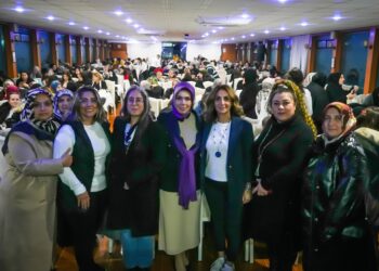 Beyoğlu’nun kadınları 8 Mart’ı Boğaz’da kutladı