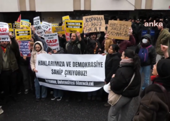 İstanbul Üniversitesi öğrencileri protestolarını bugün de sürdürdü