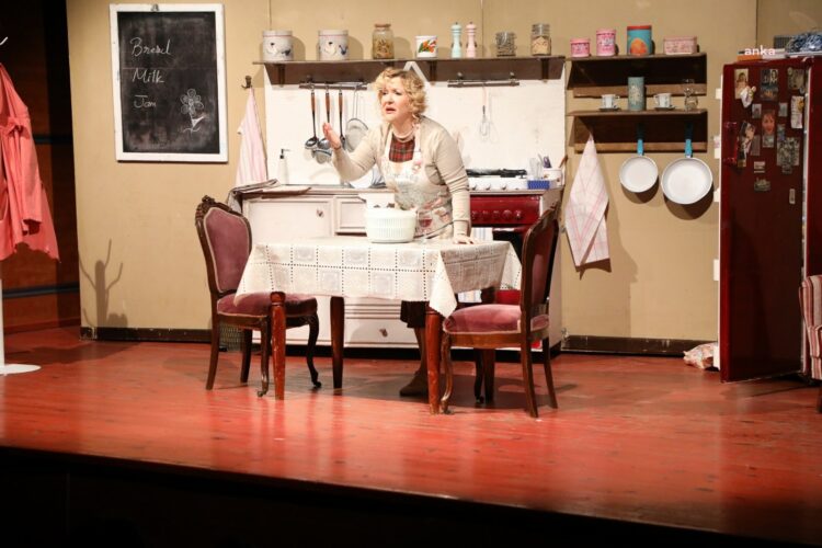 Eyüpsultan Belediyesi “Shirley Valentine” oyununa ev sahipliği yaptı