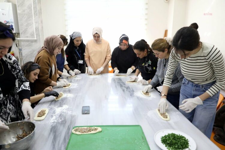 Eyüpsultan Belediyesi, ESMEK’te ramazan ayına özel atölyeler düzenliyor