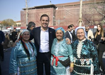 Başkan Akın: Şiddet gören kadınların yanında olmak en önemli görevlerimizden biri