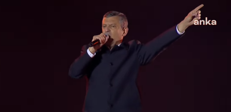 Özgür Özel Saraçhane’den seslendi: “Erdoğan var mısın karşımıza çıkmaya”