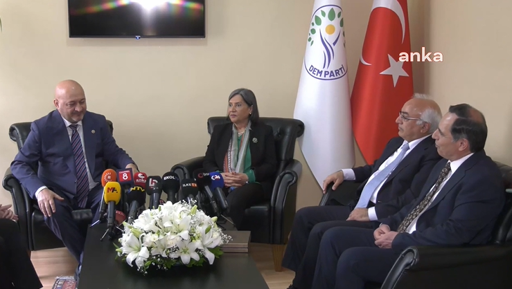 AKP Heyeti, 10 yıl aradan sonra DEM Parti Heyeti’yle bayramlaştı