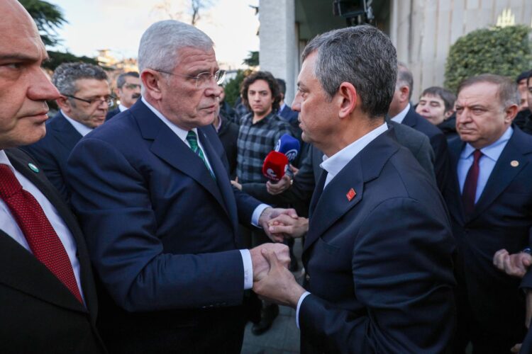 Özel ve Dervişoğlu Saraçhane’de bir araya geldi