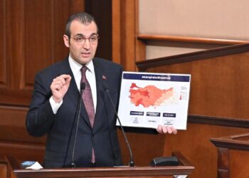 CHP’li Şahan: “Bizi çalışamaz hale getirmeyi amaçlayan bir anlayış var.”