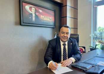 İYİ Parti’den istifa eden Adnan Beker CHP’ye katılacak