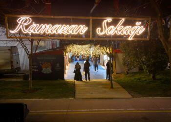 Ramazan’ın en renkli durağı: Beyoğlu Ramazan Sokağı