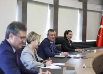 DEM Parti Eş Genel Başkanlarından CHP’ye ziyaret…