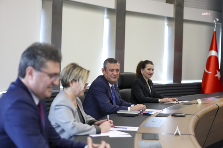 DEM Parti Eş Genel Başkanlarından CHP’ye ziyaret…