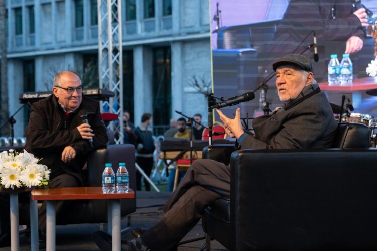 İlber Ortaylı ile Saraçhane’de bayram söyleşisi…