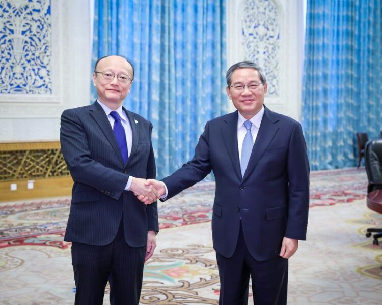 Çin Başbakanı: Asya Kalkınma Bankası ile çok yönlü işbirliğini genişletmek istiyoruz