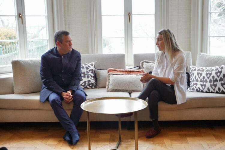 Özgür Özel İstanbul’da: İlk adresi İmamoğlu’nun evi oldu!