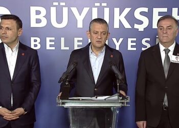 Özgür Özel: ‘Bir santim bile eğilmeyiz, korkmayız”