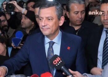 Özgür Özel: ‘İmamoğlu bir yandan cezaevi bir yandan da cumhurbaşkanlığı yolundadır’