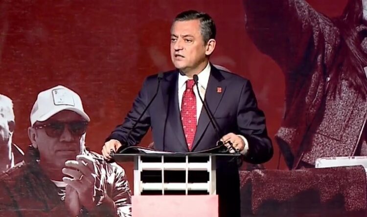 Özgür Özel: ‘Bir darbeye karşı direniyoruz!’