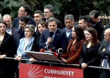 CHP’de ‘demokrasi nöbeti’ başladı: ‘Yol arkadaşlarımızı yedirtmeyiz’