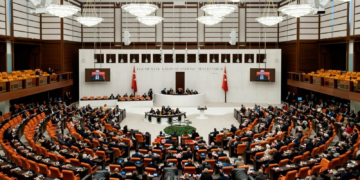 Emeklilerin 4 bin liralık bayram ikramiyesi TBMM’de kabul edildi