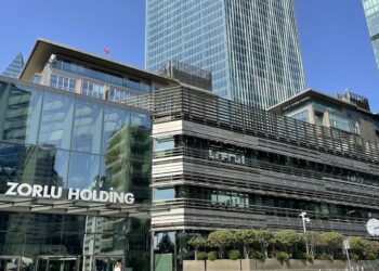 Zorlu Holding CEO’su Cem Köksal istifa etti