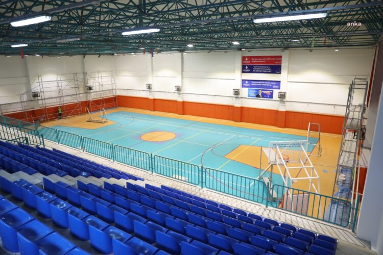 İBB, okulların spor salonlarını yeniliyor